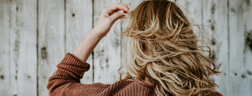 Čo pomáha na elektrizujúce vlasy? Týchto 5 najlepších trikov
