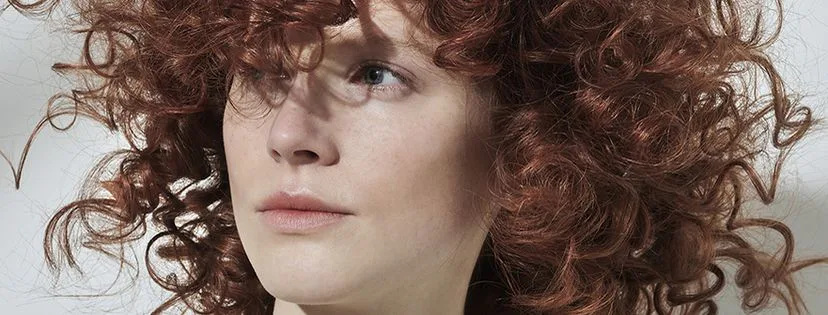 Kučeravé vlasy: ako sa o vlny správne starať?
