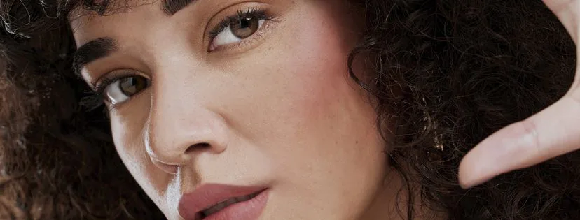 Ako používať rozjasňovač? Objavte najlepšie triky