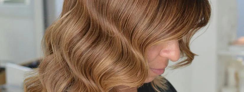 Foilyage: trendy technika zosvetlenia vlasov, ktorá vyzerá skvele